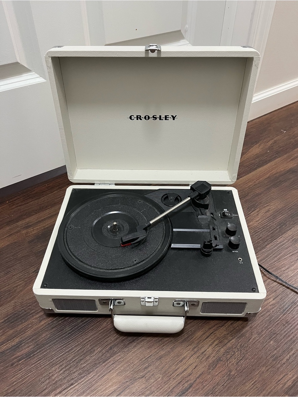 Vinyl record player